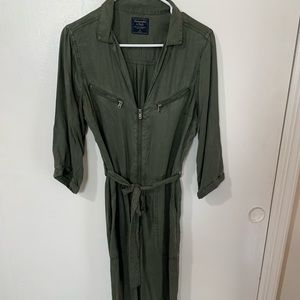 Abercrombie & fitch A &F women’s size medium jumper jumpsuit.
